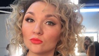 ВИДЕО: жаркие танцы Надежды Ангарской из Comedy Woman