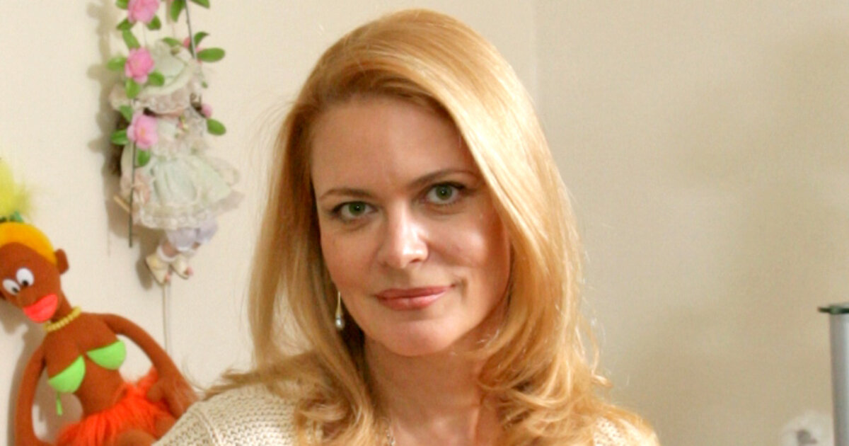 Алена Яковлева В Купальнике – Дорогая Моя Доченька 2011