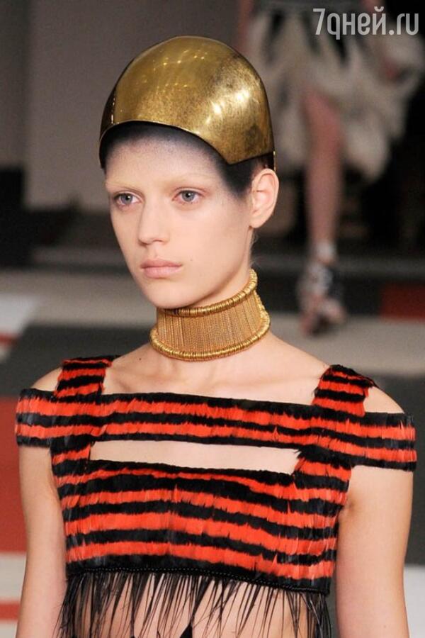 Alexander McQueen Spring 2014