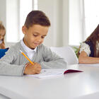 5 причин не давать младшекласснику смартфон (и что ему купить вместо него)