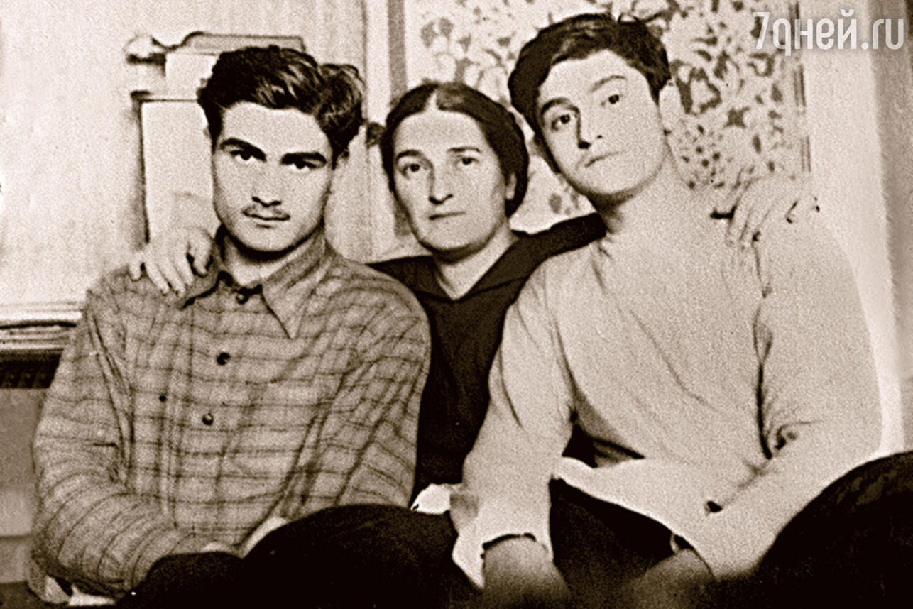 Кахи Кавсадзе мамой и братом Имери