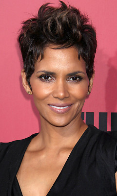 Xolli Berri jinsiy aloqa sahnasida Xolli Berri jinsiy aloqa sahnasida