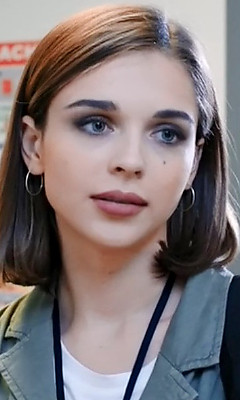 Кең жамбас әйелдердің эротикалық фотосуреттері