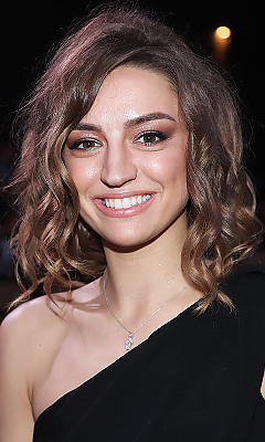 Су полосында жалаңаш